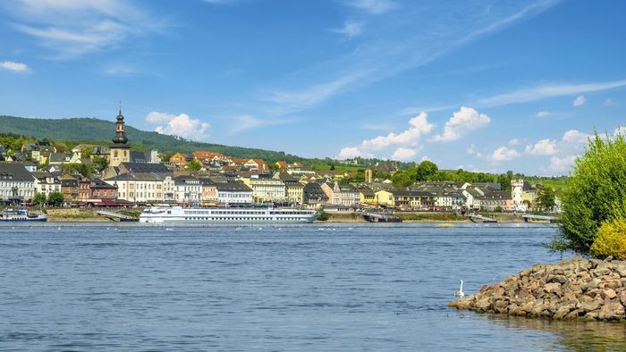 Shore excursions and activities on MS Monet